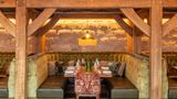 <b>Peak Edge Hotel Restaurant</b>. Images powered by <a href="https://iceportal.shijigroup.com/" title="IcePortal" target="_blank">IcePortal</a>.