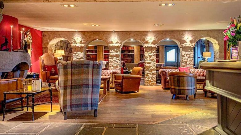 <b>Peak Edge Hotel Restaurant</b>. Images powered by <a href="https://iceportal.shijigroup.com/" title="IcePortal" target="_blank">IcePortal</a>.