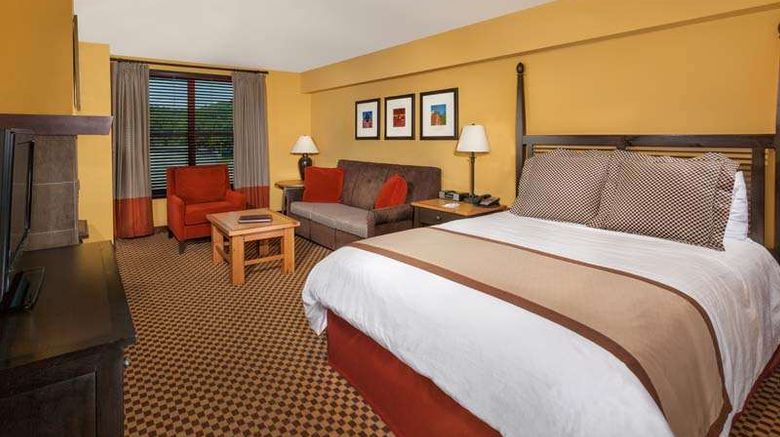 <b>Bear Creek Mountain Resort & Conf Ctr Room</b>. Images powered by <a href="https://iceportal.shijigroup.com/" title="IcePortal" target="_blank">IcePortal</a>.