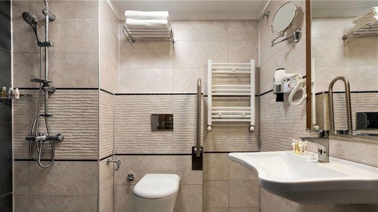 Ramada by Wyndham Van Room