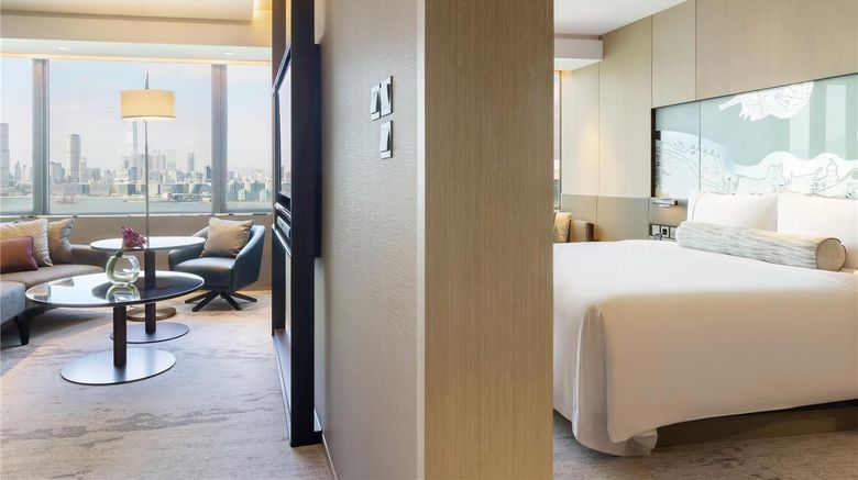 <b>Hyatt Centric Victoria Harbour Hong Kong Suite</b>. Images powered by <a href="https://iceportal.shijigroup.com/" title="IcePortal" target="_blank">IcePortal</a>.