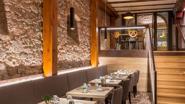 <b>Hotel KLE, BW Signature Collection Restaurant</b>. Images powered by <a href="https://iceportal.shijigroup.com/" title="IcePortal" target="_blank">IcePortal</a>.