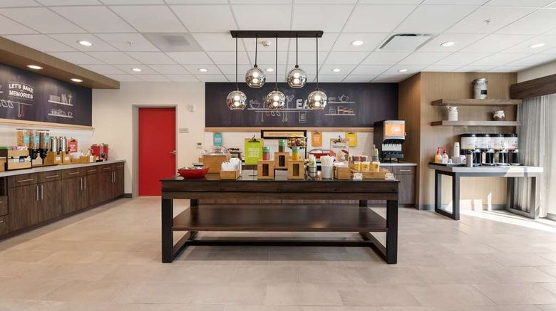 <b>Hampton Inn Batesville Restaurant</b>. Images powered by <a href="https://iceportal.shijigroup.com/" title="IcePortal" target="_blank">IcePortal</a>.