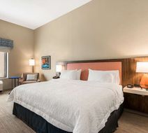 Hampton Inn Batesville Room