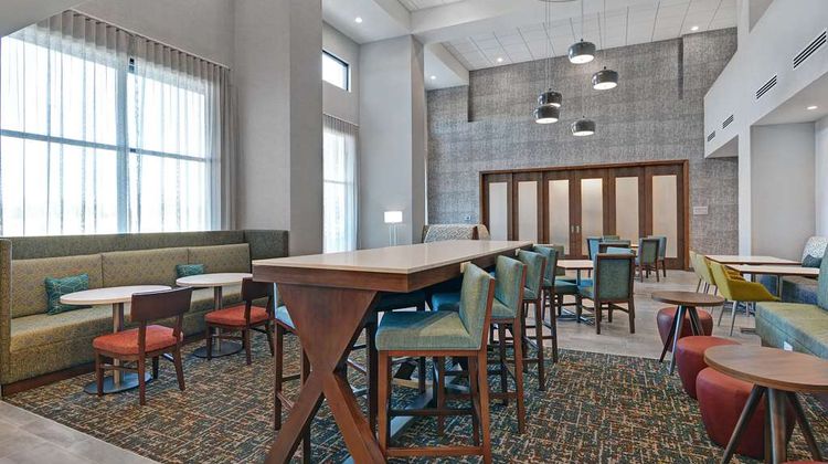 Hampton Inn and Suites Middleburg Lobby