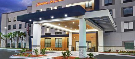 Hampton Inn and Suites Middleburg Exterior