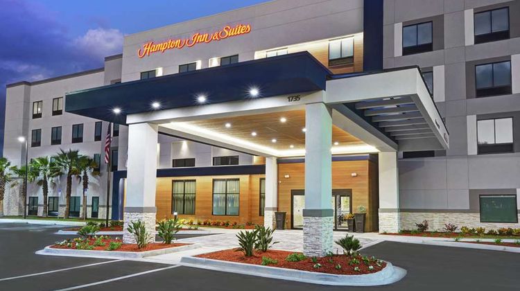Hampton Inn and Suites Middleburg Exterior