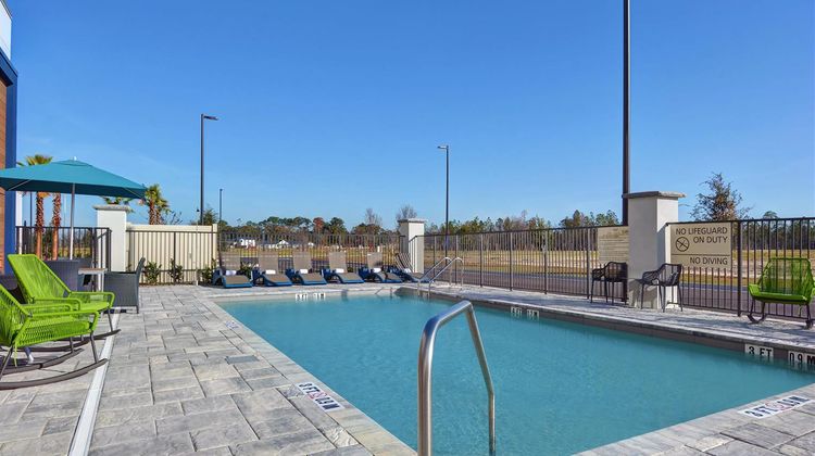 Hampton Inn and Suites Middleburg Pool
