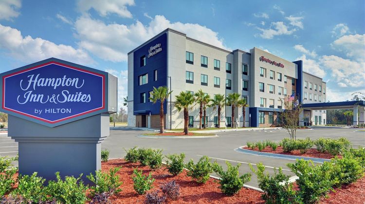Hampton Inn and Suites Middleburg Exterior