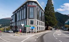 Ramada By Wyndham Queenstown Central