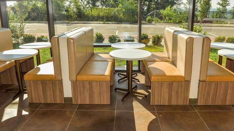 <b>Wyndham Garden North Bergen Restaurant</b>. Images powered by <a href="https://iceportal.shijigroup.com/" title="IcePortal" target="_blank">IcePortal</a>.
