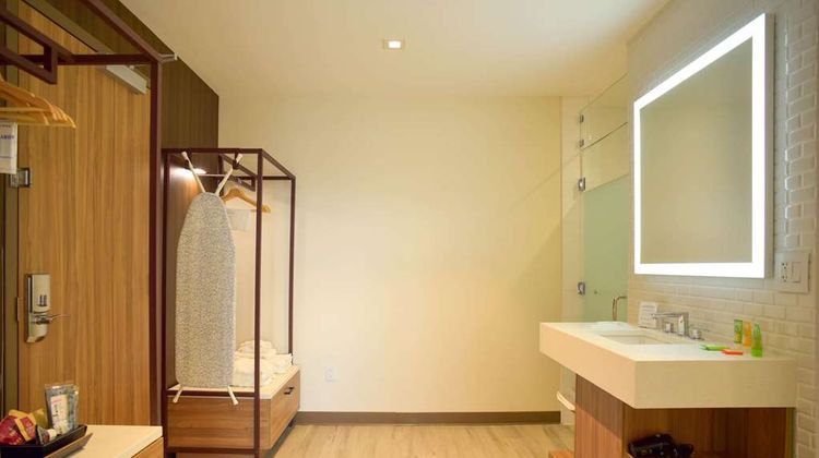 Wyndham Garden North Bergen Room