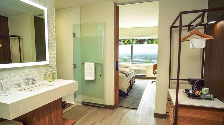 Wyndham Garden North Bergen Room