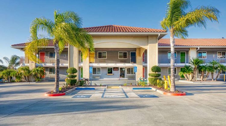 Signature Temecula Exterior