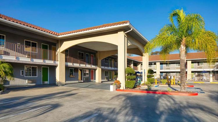Signature Temecula Exterior