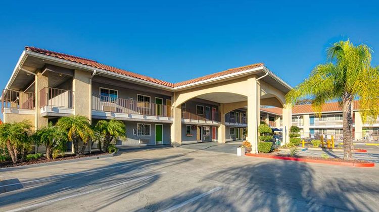 Signature Temecula Exterior