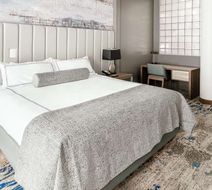 Atheneum Suite Hotel & Conference Center Room