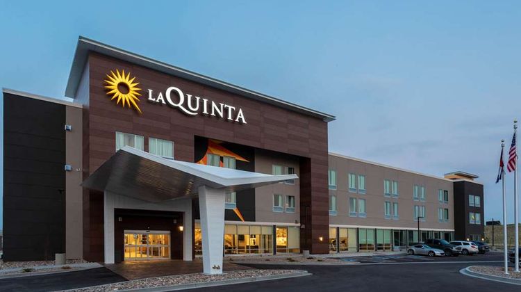 La Quinta Inn & Suites Limon Exterior