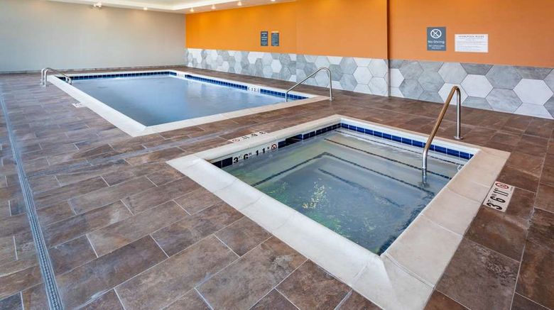 <b>La Quinta Inn & Suites Limon Pool</b>. Images powered by <a href="https://iceportal.shijigroup.com/" title="IcePortal" target="_blank">IcePortal</a>.