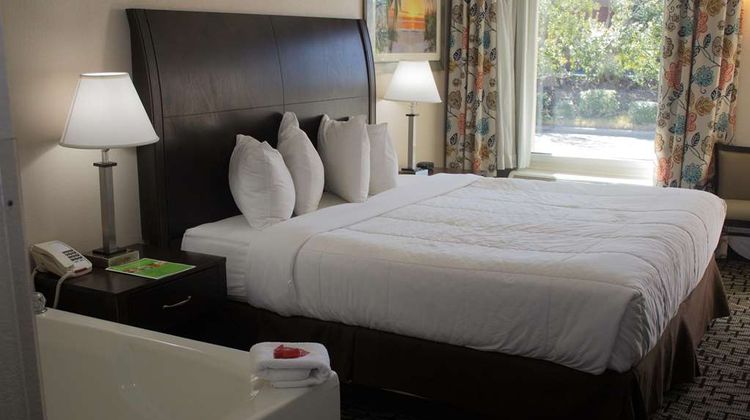 SureStay Hotel by BW North Myrtle Beach Suite