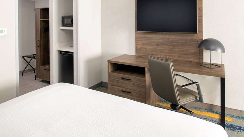 <b>La Quinta Inn & Stes by WyndhamDowntown Suite</b>. Images powered by <a href="https://iceportal.shijigroup.com/" title="IcePortal" target="_blank">IcePortal</a>.