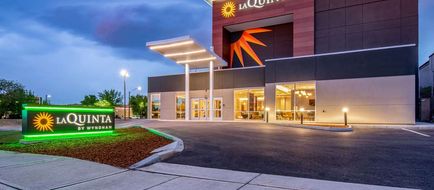 La Quinta Inn & Stes by WyndhamDowntown Exterior