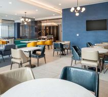 La Quinta Inn & Stes by WyndhamDowntown Lobby