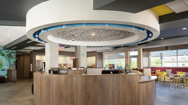 <b>Tru by Hilton Chattanooga Hamilton Place Lobby</b>. Images powered by <a href="https://iceportal.shijigroup.com/" title="IcePortal" target="_blank">IcePortal</a>.