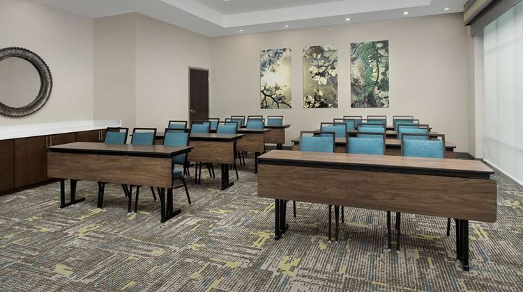 Hampton Inn & Suites Airport Lake Pointe Meeting