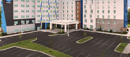 Tru by Hilton Airport Lake Pointe Exterior