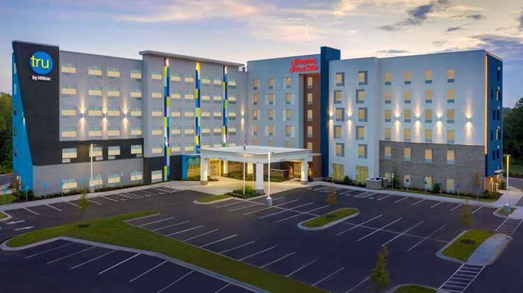 Tru by Hilton Airport Lake Pointe Exterior
