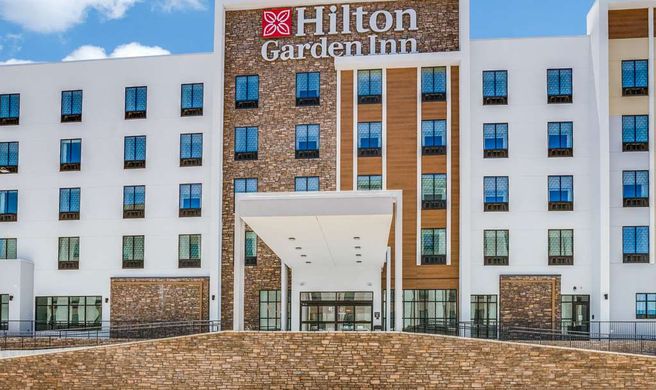 Hilton Garden Inn Dallas Central Expy Exterior