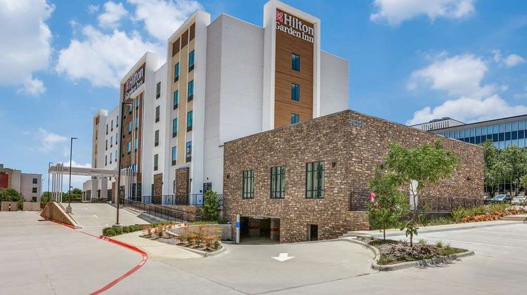 Hilton Garden Inn Dallas Central Expy Exterior