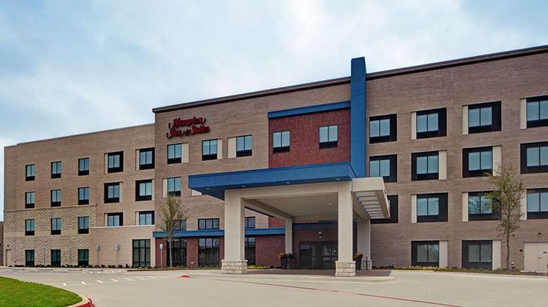 <b>Hampton Inn and Suites Farmers Branch Exterior</b>. Images powered by <a href="https://iceportal.shijigroup.com/" title="IcePortal" target="_blank">IcePortal</a>.