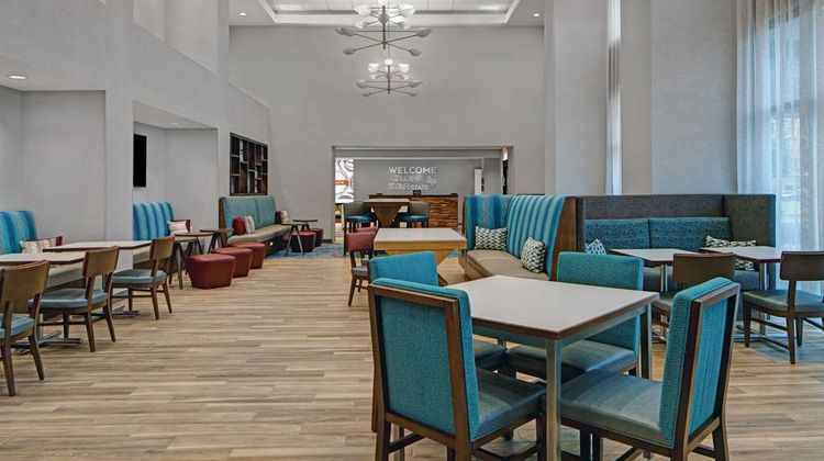 Hampton Inn and Suites Farmers Branch Lobby