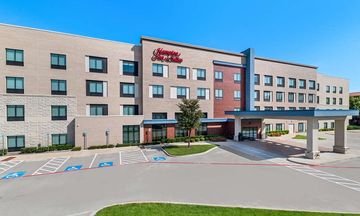 Hampton Inn and Suites Farmers Branch