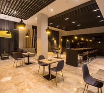 Hampton by Hilton David Lobby