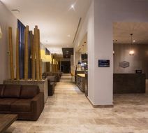 Hampton by Hilton David Lobby