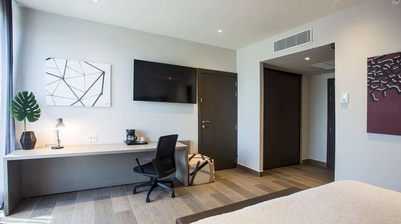 <b>Hampton by Hilton David Room</b>. Images powered by <a href="https://iceportal.shijigroup.com/" title="IcePortal" target="_blank">IcePortal</a>.
