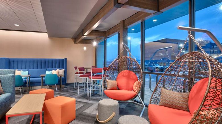<b>Tru by Hilton Lehi Lobby</b>. Images powered by <a href="https://iceportal.shijigroup.com/" title="IcePortal" target="_blank">IcePortal</a>.