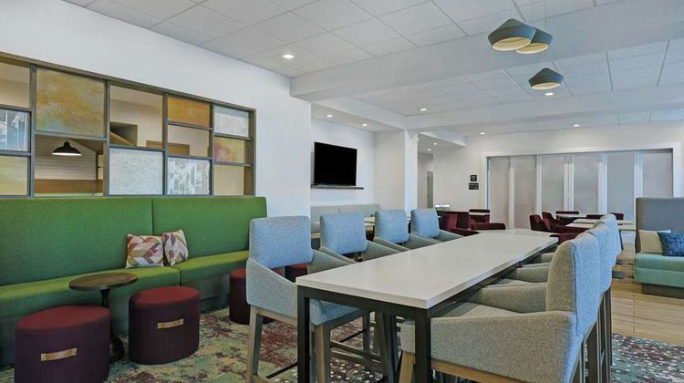 Hampton Inn Patterson Lobby