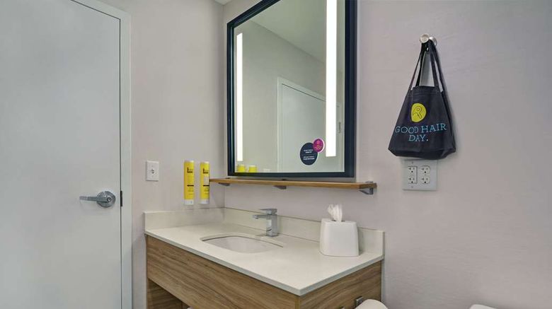 <b>Tru by Hilton Springfield Downtown Room</b>. Images powered by <a href="https://iceportal.shijigroup.com/" title="IcePortal" target="_blank">IcePortal</a>.