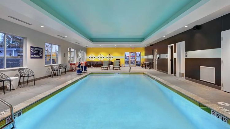 Tru by Hilton Springfield Downtown Pool