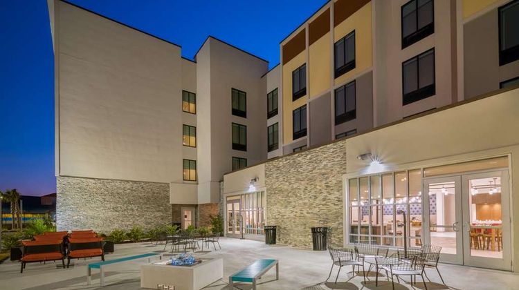 Hilton Garden Inn Brunswick Exterior