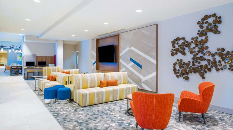 Hilton Garden Inn Brunswick Lobby