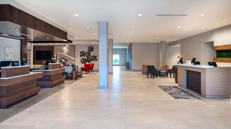 Hilton Garden Inn Brunswick Lobby