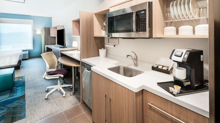 Home2 Suites by Hilton Brunswick Room