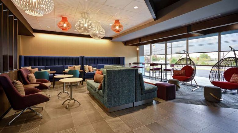 <b>Tru by Hilton Winchester Lobby</b>. Images powered by <a href="https://iceportal.shijigroup.com/" title="IcePortal" target="_blank">IcePortal</a>.