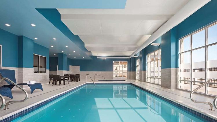 Hampton Inn & Stes by Hilton Kelowna Apt Pool
