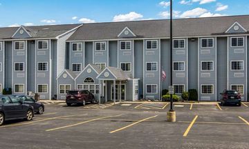 Quality Inn & Suites Grove City